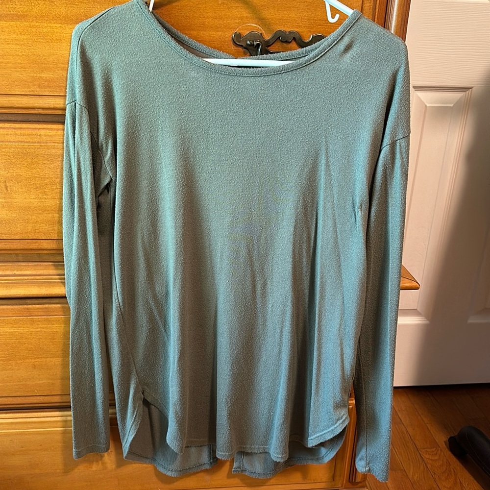 Aerie long sleeve, keyhole, green soft shirt